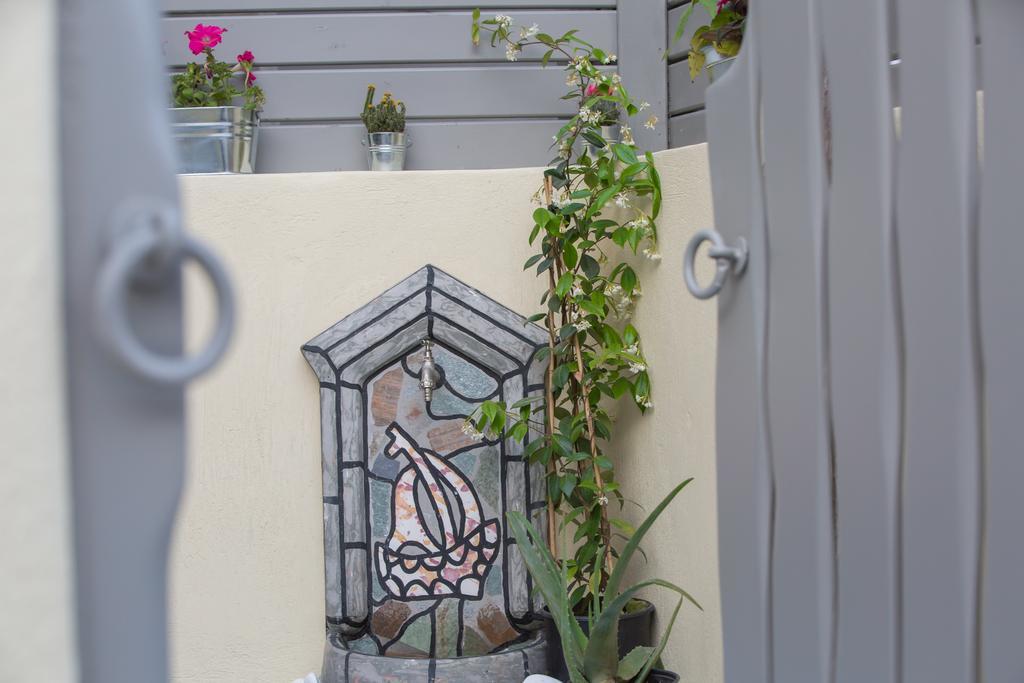 Love Nest With Hot Tub, Hammam & Outdoor Cinema Akrotírion Exterior foto