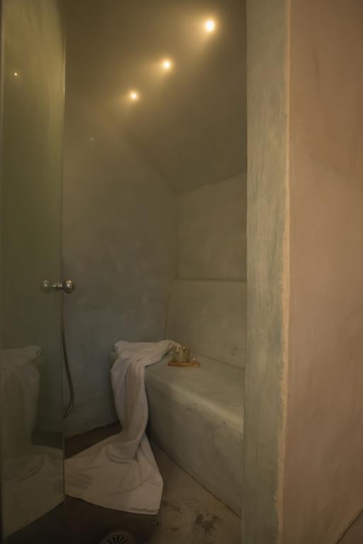 Love Nest With Hot Tub, Hammam & Outdoor Cinema Akrotírion Exterior foto